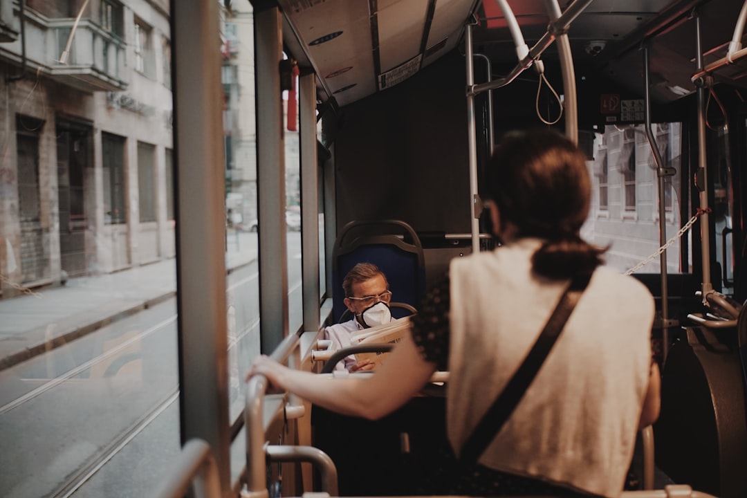 Viagem confortável e segura com alertas SMS e suporte 24h