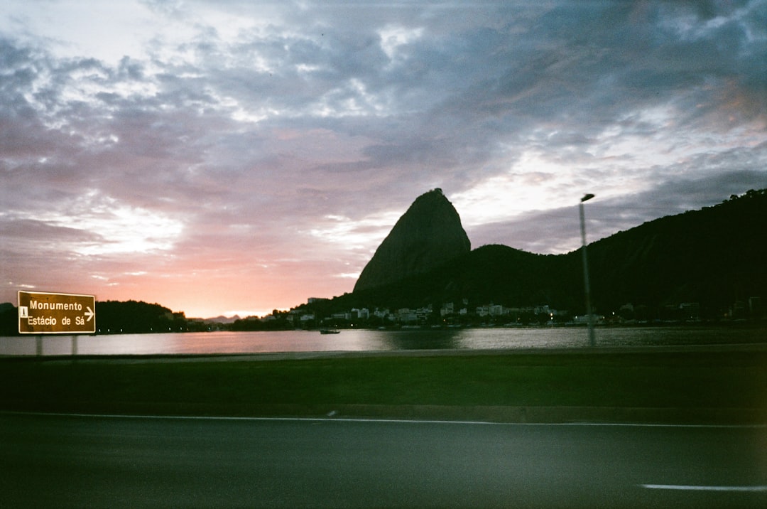 Terminal rodoviário com ônibus para viagens pelo Nordeste