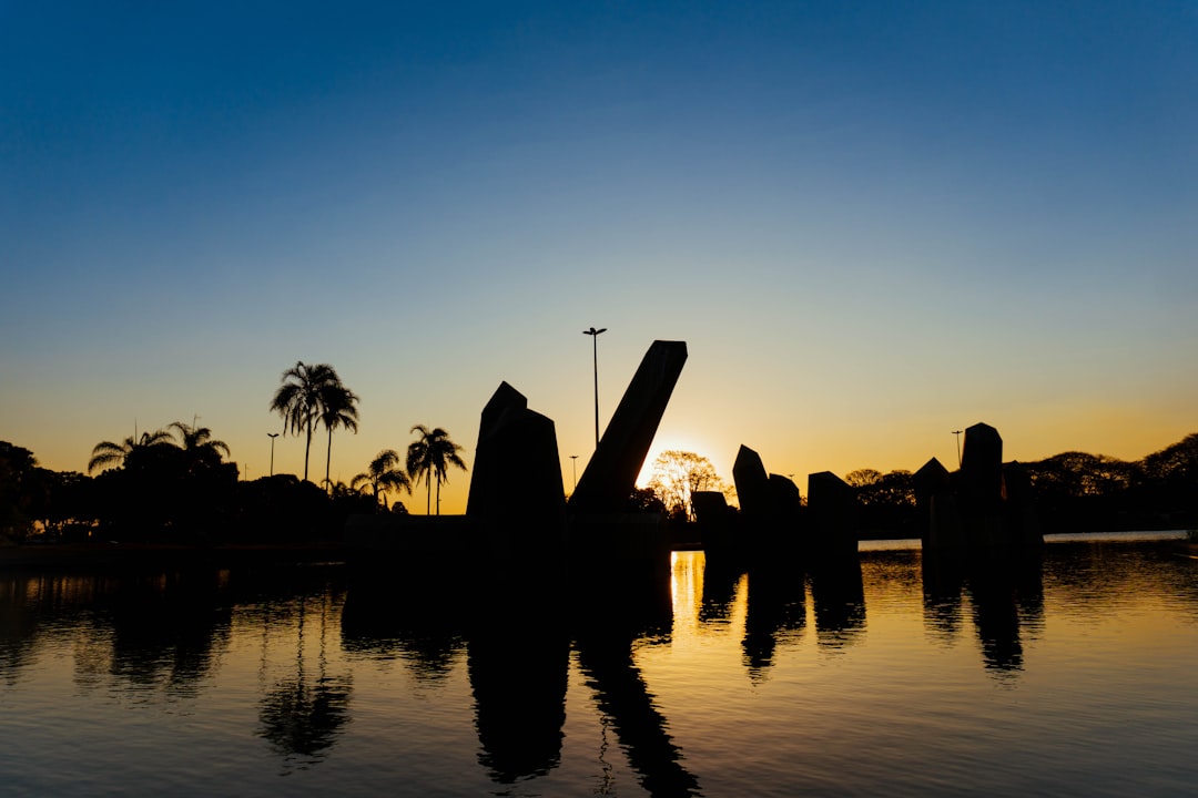 Vista da Ponte JK sobre o Lago Paranoá em Brasília