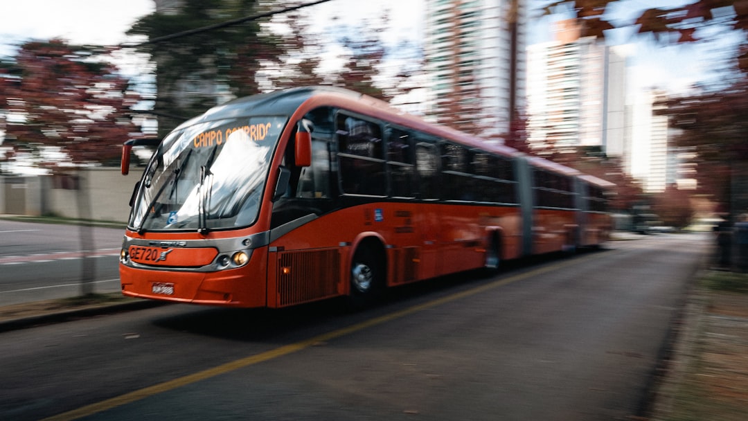 Passagens rodoviárias para Curitiba no terminal moderno