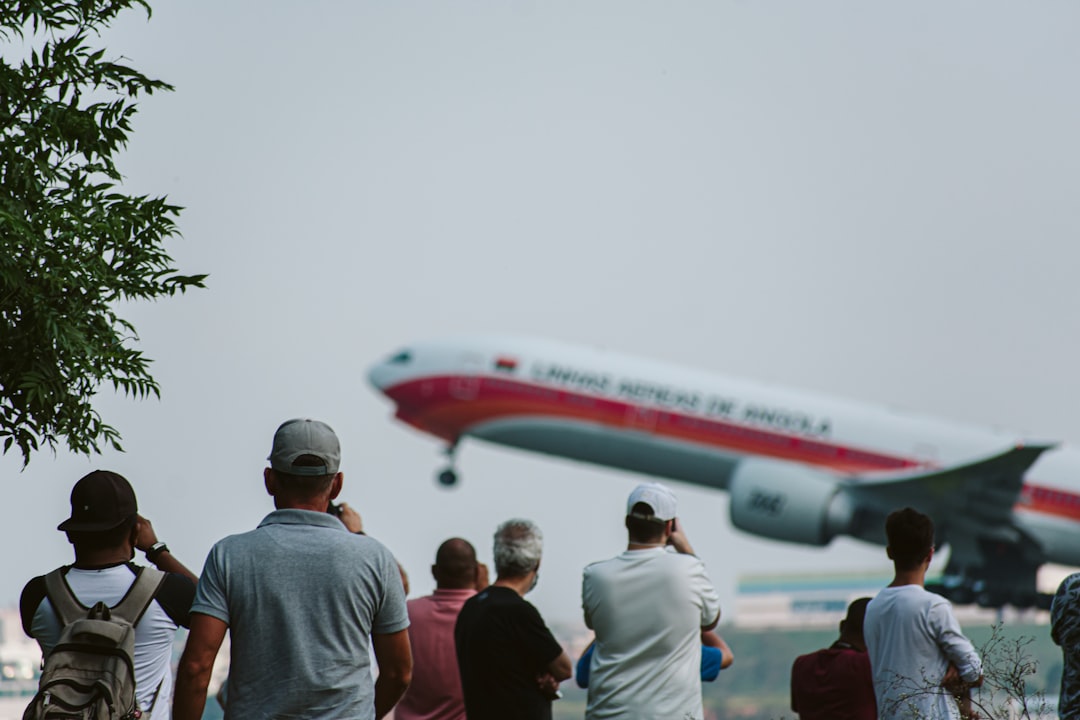 viajantes felizes aeroporto serra gaúcha